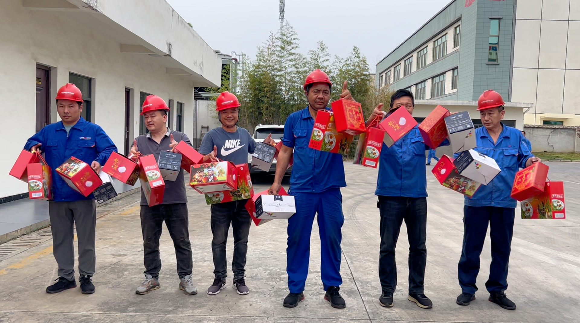 粽葉飄香時，濃情滿；狼博管道端午節安康禮至，感恩一路同行！